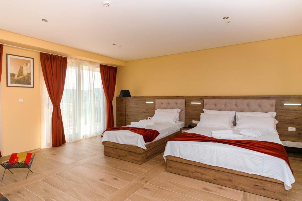 Hotel Franca Ulcinj Exterior foto
